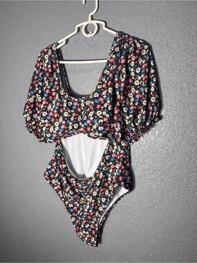 Women’s Floral Puff-Sleeve One-Piece Swimsuit - Black Multi